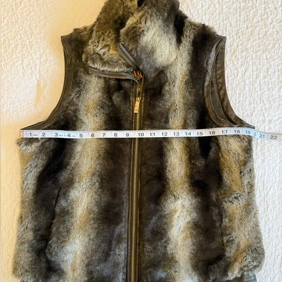 Big Chill Faux Fur & Leather Trim Vest – Size M - Picture 7 of 13